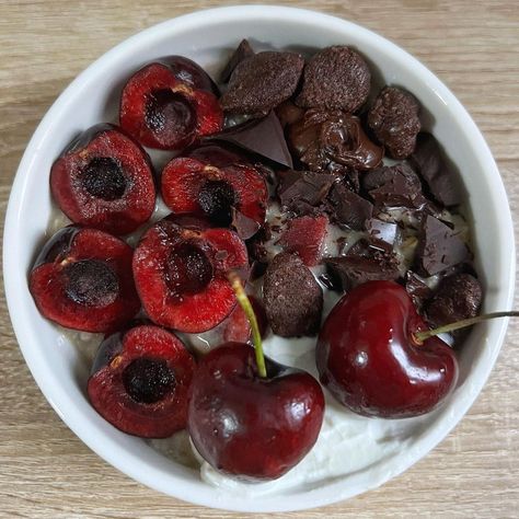 𝙨𝙤𝙪𝙡-𝙡𝙞𝙫𝙞𝙣𝙜 𝙚𝙖𝙩𝙨 on Instagram: “🍒🍫𝐜𝐡𝐞𝐫𝐫𝐲 𝐠𝐚𝐫𝐜𝐢𝐚 𝐩𝐫𝐨𝐚𝐭𝐬🍒🍫 inspired by the one and only ice cream flavor. 👉🏻 for the close ups and crEAmiNeSss ;) ︵‿︵‿︵＼ʕ •ᴥ•ʔ／︵‿︵‿︵ in…” Cherry Garcia Ice Cream, Cherry Garcia, French Marigold, Have A Good Week, Ice Cream Flavor, The Close, Good Week, Ice Cream Flavors, The One And Only