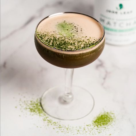 Espresso Matcha Martini | Jade Leaf Matcha Matcha Cocktail, Jade Leaf Matcha, Night In With Friends, Shake Shake, Matcha Recipe, Wild Night, Keto Drink, Shot Recipes, Cocktail Ingredients