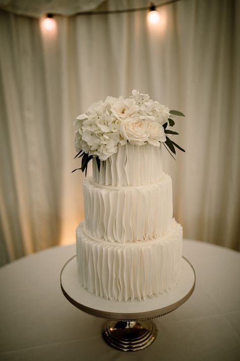 Black Tie Winter Wedding, Orange Wedding Cake, Caroline Castigliano, Iced Cake, Spring Wedding Cake, Country House Wedding, Flowers Images, Wedding Cake Table, Fall Cakes