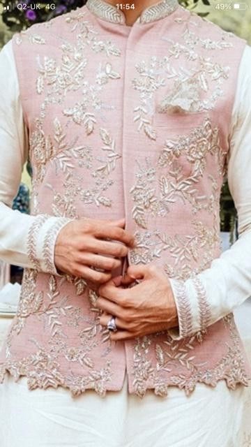 Groom Brother Outfit Indian, Indian Wedding Clothes For Men, Wedding Kurta For Men, Groom Dress Men, Indian Wedding Gowns, Indian Groom Wear, Wedding Dresses Men Indian, Gents Kurta Design, Simple Saree Designs