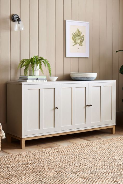 Light Grey Flooring, Moving House Checklist, Sideboard With Drawers, Sideboard Upcycle, Sideboard Dining Room, Sideboard Kitchen, Country Style Interiors, Cream Living Rooms, Sideboards Living Room