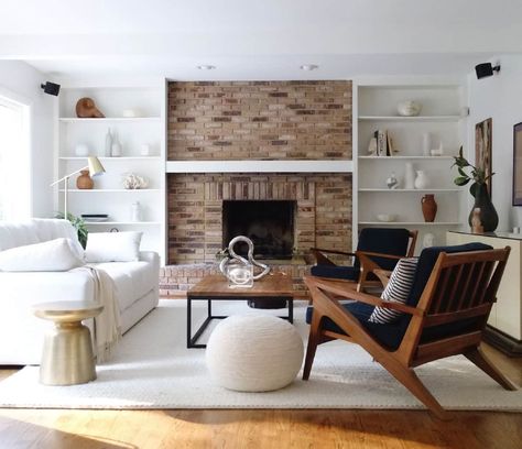 How the 80s brick fireplace looked before the fireplace makeover Fireplace Apartment, Hudson Sofa, Red Brick Fireplaces, Hipster Home Decor, Hipster Home, Fireplace Redo, Jonathan Louis, Den Ideas, Brick Fireplace Makeover