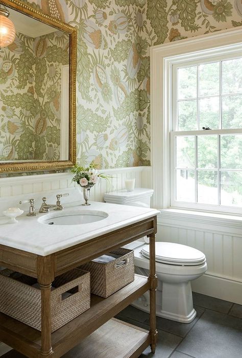 Design Interior Baie, Powder Room Wallpaper, Bad Inspiration, Powder Room Design, Country Bathroom, Decor Baie, Shabby Chic Bathroom, Subway Tiles, Chic Bathrooms