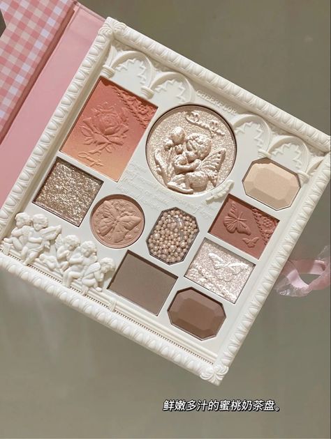 Coquette Makeup Pallete, Fancy Makeup Products, Coquette Makeup Products, Makeup Pallets, Kawaii Makeup, Makeup Accesories, Makeup Package, Ethereal Makeup, Pinterest Makeup