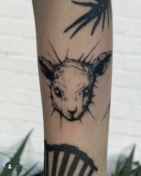 Tattoos Between Breast, Lamb Tattoo, Grunge Tattoo, Funky Tattoos, Goth Tattoo, Sick Tattoo, Creepy Tattoos, Female Tattoo Artists, Gothic Tattoo