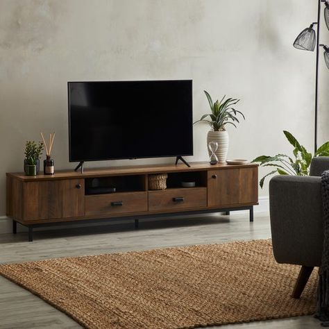 Pine Tv Unit, Man Home Decor, Tv Room Decor, Ruang Tv, Casa Cook, Tv Unit Decor, Tv Stand Decor, Living Room Tv Cabinet, Interior Design Per La Casa