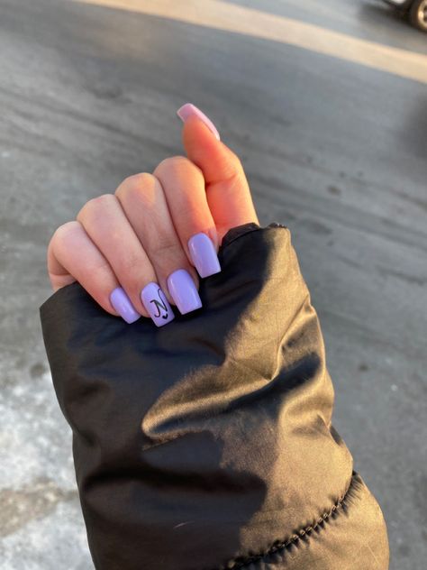 Nails Design With A Letter, Letter N Nail Design, Nails With An N Initial, Nails With Letter N Initial, White N Purple Nails, Nails With The Letter N On Them, Cute Simple Nails With Initial, Purple Nails Acrylic With Initial, Letter N Nails