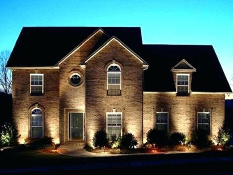 Exterior House Lights, Modern Exterior Lighting, Cool Lights, Blitz Design, Outdoor Garage, House Lighting Fixtures, Landscape Lighting Design, Exterior Light Fixtures, Facade Lighting