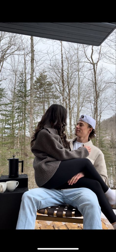 Couple Sitting Aesthetic, Lap Pictures Couples, Aesthetic Photos Of Couples, Sitting On Your Boyfriend, Sit Couple Pose, Tall Boyfriend Pictures, Very Tall Boyfriend, Guy Looking At Girl In Love, Look Of Love Aesthetic