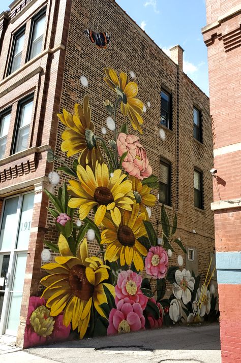 Graffiti Art On Buildings, Garden Wall Graffiti Ideas, Street Wall Art Painting, Street Art Mural Wall Paintings, House Graffiti Wall Art, Mural Art Brick Wall, Brick Mural Ideas, Chicago Graffiti Street Art, Graffiti On Buildings Street Art