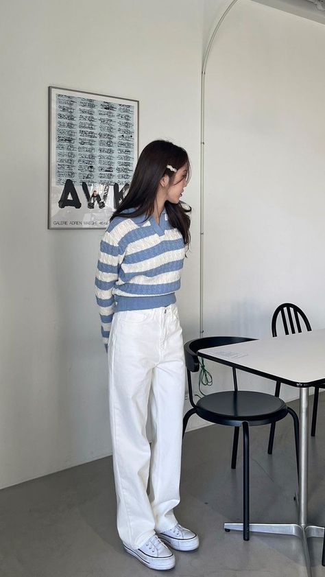 Minimal Everyday Outfit, White T Shirt And Blue Jeans Outfit, Kpop Idol Female Outfit, Korea Casual Outfit, Korean Athletic Fashion, Korean Pastel Outfits, American Style Outfit, Campus Outfit, Outfit Korean Style