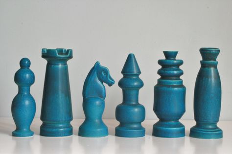 Gifts 2023, Sculptures Céramiques, German Art, Ceramics Pottery Art, West German Pottery, Pottery Sculpture, Ceramics Projects, Diy Clay Crafts, Chess Pieces