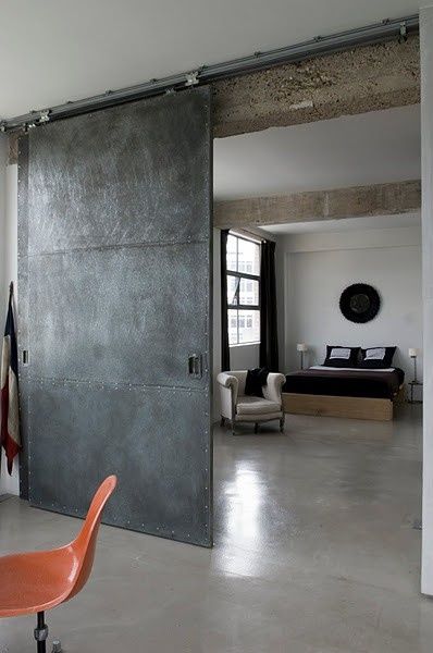 Urban Industrial Industrial Door, Barn Style Doors, Interior Vintage, Industrial Bedroom, Industrial Living, Decor Studio, Industrial Interiors, Loft Living, Open Door