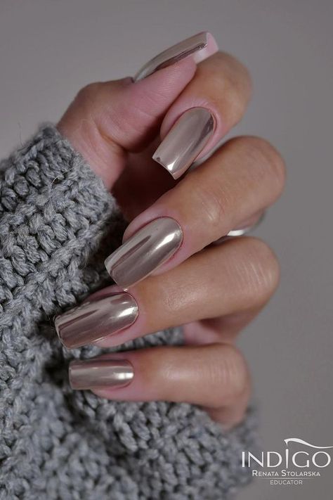 Cute Chrome Nails, Metallic Nail Colors, Chrome Nail Colors, Chrome Nail Designs, Burgundy Acrylic Nails, Ombre Chrome Nails, Gold Gel Nails, Trendy Manicure, Pink Chrome Nails