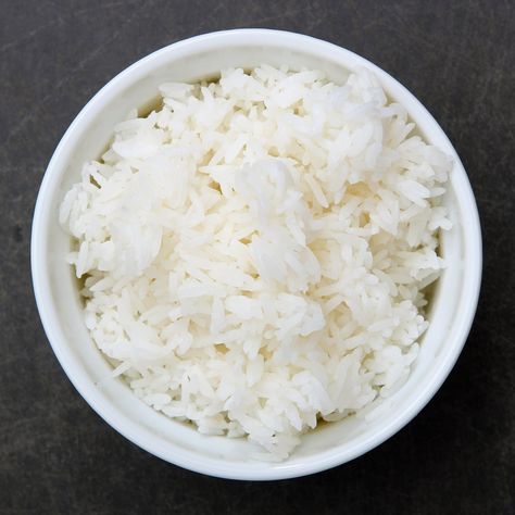 An Easy Cooking Hack For Healthier White Rice Healthy White Rice, White Rice Dishes, White Rice Recipes, Boiled Chicken Breast, Healthy Rice, Cheesy Chicken Broccoli, Broiled Chicken, Pasta Rice, Roasted Chicken Breast