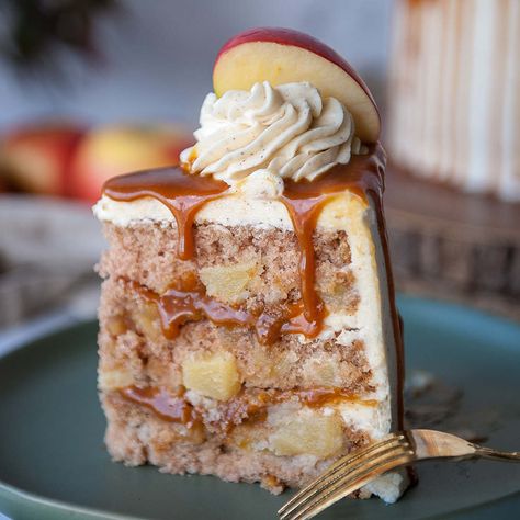 Cake With Brown Butter Frosting, Sugar Geek, Brown Butter Frosting, Butter Cream Cheese Frosting, Apple Cake Recipe, Fresh Apple Cake, Butter Frosting, Apple Cake Recipes, Apple Filling