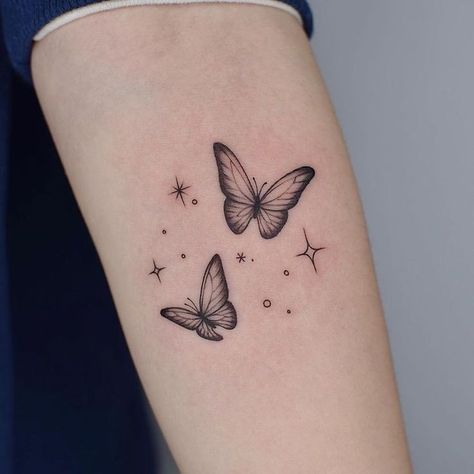 Butterflies Tattoo, Sparkle Tattoo, Tato Minimal, Tato Henna, Small Butterfly Tattoo, Butterfly Tattoos For Women, Star Tattoo Designs, Inspiration Tattoos, Butterfly Tattoo Designs