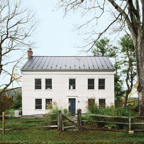 Pennsylvania Farmhouse Exterior, Old Colonial Farmhouse, Old Fashioned Farmhouse Exterior, 1850s Farmhouse Interior, 200 Year Old House, Old Farm Homes Interior, 200 Year Old Farmhouse, Historic Farmhouse Plans, 100 Year Old Farmhouse Renovation