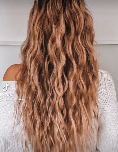 This is a guide on overnight braid curls. Learn how to get gorgeous weaves overnight in this quick and easy tutorial. Easy Overnight Curls, Hair Brush Blow Dryer, Braid Curls, Curled Hair With Braid, Curls Tutorial, Overnight Braids, Super Cute Hairstyles, Easy Curls, Curl Tutorial