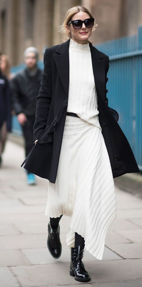 Feb. 19, 2017 Estilo Olivia Palermo, Skirt Diy, London Fashion Weeks, Fashion Week Outfit, Olivia Palermo Style, Celebrity Style Inspiration, Women's Outfits By Occasions, Fall Fit, Moda Chic