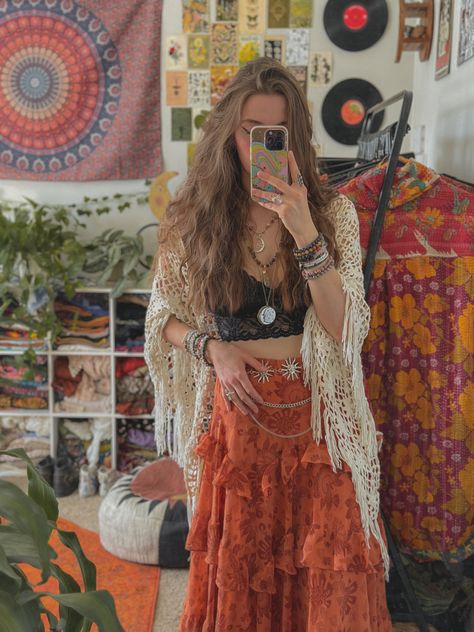 Stile Hippie Chic, Surfergirl Style, Looks Hippie, Moda Hippie, Look Boho Chic, Hippie Lifestyle, Fest Outfits, Estilo Hippy, Mode Hippie