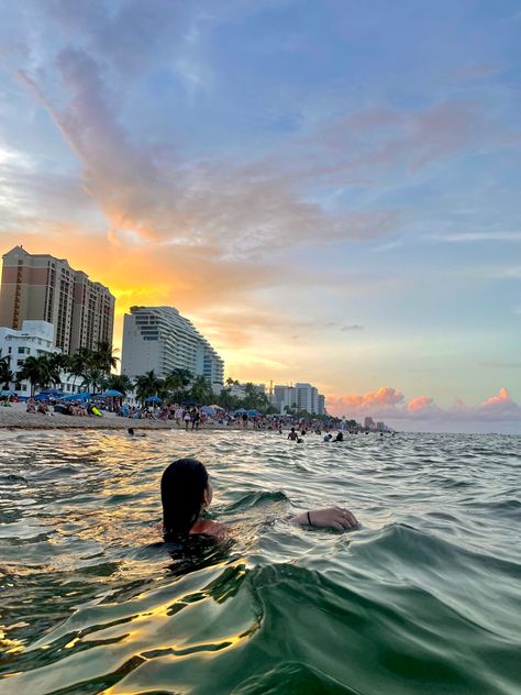 Florida Ocean Aesthetic, Beach Vacation Florida, Vacation Aesthetic Florida, Pictures To Take In Florida, Ft Lauderdale Aesthetic, Hallandale Beach Florida, Summer Aesthetic Florida, Travel Aesthetic Florida, Florida Aesthetic Instagram