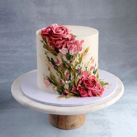 Flavored Cakes, Flower Cake Design, Pink Buttercream, Buttercream Flower, Buttercream Flower Cake, Buttercream Cake Decorating, Beautiful Cake Designs, Elegant Birthday Cakes, Simple Cake Designs