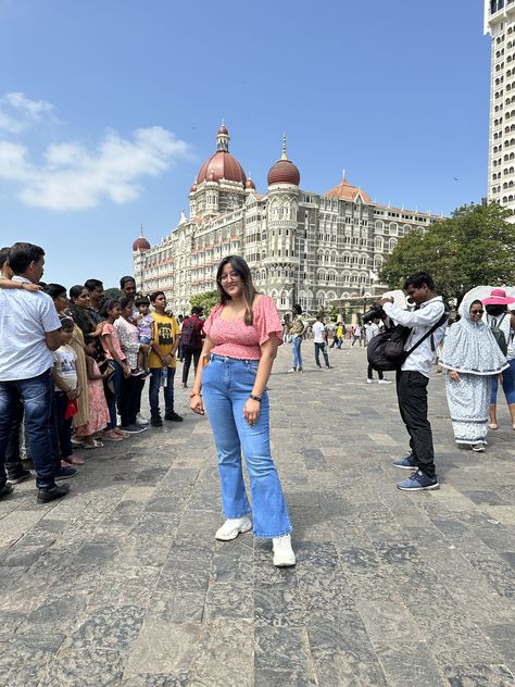 #casualoutfit #denimlove #pinktop #whitesneakers #ootd #effortlessstyle #everydaystyle #springfashion #feminineflair #comfortablefashion #styleinspo Light Pink Top, Light Pink Tops, Pink Top, Sunny Day, White Sneakers, Pink Tops, Pink And White, Sunny Days, Mumbai