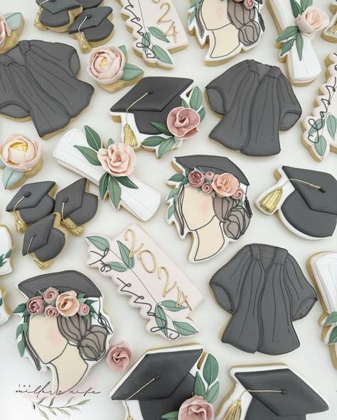 Melissa Matthews on Instagram: "Surprise box set revealed! This new grad collection will be listed today at @thecookiery.ca !  I have also listed the STL files on my site 🤗  It’s just a small release but I decided to do a little promo since I usually do for new releases, so all Grad, floral and plaque STL Files will be on sale 40% off today and tomorrow.  This is only applicable on my website, not at @thecookiery.ca .   Happy Saturday friends!!   #gradcookies #graduationcookies #cookieclasses #cookies #sugarcookies #cookiecutters #sugarcookiedecorating #cookiesofinstagram #sugarcookiesofinstagram #cookieart #cookiedecorating #diy #athomebaker #craftideas #craftersgonnacraft #handpiped #floralcookies #royalicingcookies #royalicingflorals #royalicingflowers" Floral Graduation Cookies, Grad Sugar Cookies, Grad Cookies Decorated, Graduation Cookies Decorated, Graduation Gown Cookies, Grad Cookies, Medical Cake, Happy Saturday Friends, Cookie Decorations