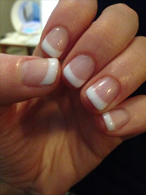 Short french tip manicure French Manicure Shellac, Manicure Short, Manicure Shellac, Short French Nails, French Tip Gel Nails, Short French Tip Nails, French Tip Manicure, Gel Nails French, White Tip Nails