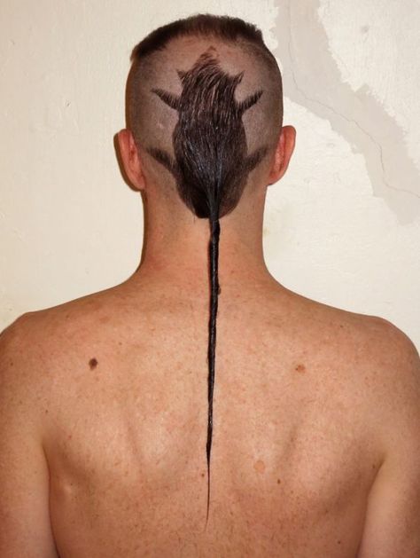 The Ultimate Rat Tail, now that's taken it too literally! Rat Tail Haircut, Weird Haircuts, Tail Hairstyle, Rat Tail, Bad Haircut, Haircut Designs, Corte De Cabelo Masculino, Haircut For Thick Hair, Curly Hair Men