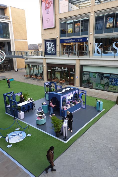 View from the balcony  of Lush's Sleepy pop-up at Oxford's Westgate shopping centre. Pop Up Store Design Ideas, Pop Up Shop Design, Pop Up Booth, Pop Up Design, Pop Up Events, Lush Store, Newspaper Design Layout, Event Booth Design, Popup Store