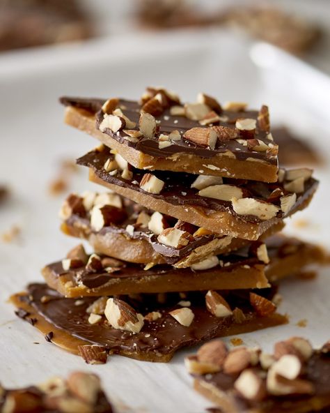 Sheet Pan Chocolate-Almond Toffee | Kitchn The Preppy Kitchen Recipes, Almond Brittle, Homemade Toffee, Almond Toffee, Toffee Recipe, Preppy Kitchen, Pecan Recipes, Crunchy Pecans, Chocolate Toffee