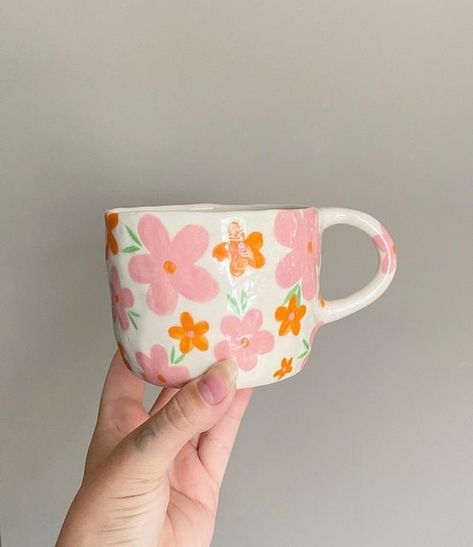 Poterry Painting Mug, Painting Mugs Ideas Aesthetic, All Fired Up Pottery Ideas, Pottery Painting Aesthetic Ideas, Ceramic Cereal Bowl Ideas, Cute Mug Painting Ideas Aesthetic, Creative Pottery Painting, Easy Painting Pottery Ideas, Ceramic Cup Painting Ideas Easy