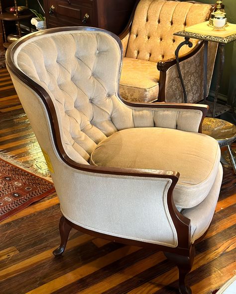 𝐒𝐎𝐋𝐃— Vintage Cream Velvet Tufted Chair. Beautiful tufted arm chair with a neutral, cream colored upholstery. It would make a great living room accent chair or comfy lounging spot in a reading nook. In very good condition with minor wear on the wood frame due to age. No stains or tears in the upholstery. 32”w x 29”d x 35”t, seat 19”t $170 This piece can be seen in store while still available. Pick up, local delivery or uShip. 📍Columbia, PA Dm to purchase or get a shipping quote! ______... Victorian Furniture Decor, Velvet Tufted Chair, Couch Dimensions, Great Living Room, Deco Sofa, A Reading Nook, Art Deco Sofa, Vintage Mid Century Furniture, Art Deco Living Room