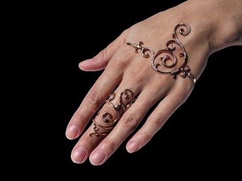 Ancient Palace, Palm Cuff, Palm Bracelet, Palace Architecture, Hand Jewellery, Full Finger Rings, Arabesque Design, Gold Pearl Jewelry, Henna Body Art