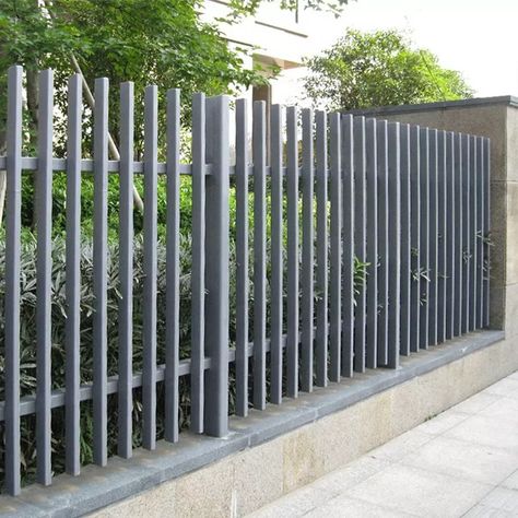 Steel Fence Design Modern, Fence Grill Design Modern, Low Fence Design, Square Tubing Fence, Square Tube Gate Design, Vertical Metal Fence, Modern Fence Design Metal Steel Gate, Grill Fence Design, Simple Fence Design