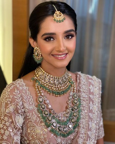 Jewellery Guide, Gujarati Bride, Indian Brides Jewelry, Necklace Women Gold, Women Gold Chain, Indian Wedding Makeup, Indian Bride Makeup, Bridal Jewellery Inspiration, Bride Hairstyle