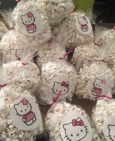 Hello Kitty Snack Table, Hello Kitty Themed Food, Hello Kitty Candy Table, Hello Kitty Quinceanera Theme, Hello Kitty Desserts, Hello Kitty Cumpleaños, Hello Kitty Popcorn, Hello Kitty Treats, Hello Kitty Themed Birthday Party