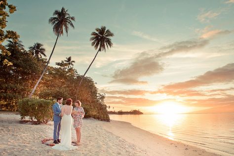 Sunrise Wedding Ceremony, French Polynesia Honeymoon, Tahiti Wedding, Sunrise Wedding, Sunrise Ceremony, Pale Colors, Wedding Officiant, Wedding Event Planner, World Pictures