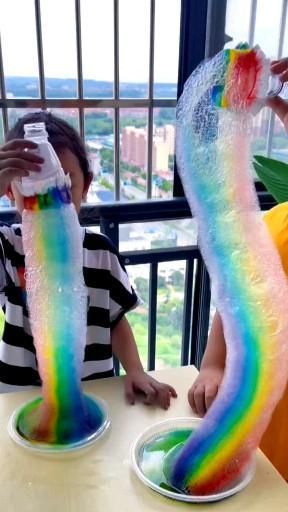 Bubble Crafts, Uppfostra Barn, Kid Experiments, Trending Reels, Church Crafts, Reels Instagram, Rainbow Theme, Kraf Diy, Diy Crafts For Kids Easy