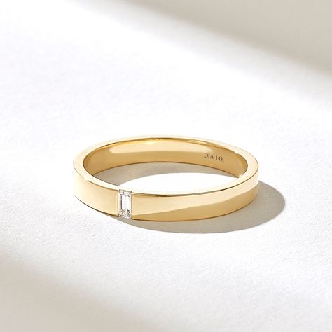 Classic Wedding Band with Tiny Baguette Diamond Features * Made to Order. * Gold KT: 10K, 14K, 18K * Width of Band: 3.00MM * Thickness of Band: 1.25MM * Custom Gold Color: Rose Gold, Yellow Gold, White Gold * Diamond Color- Clarity: D-E-F color VVS clarity (excellent ideal cut) * Total Ctw: 0.05 ctw * Ready to Ship in 5-7 Business Days ✓ We care about the environment,the jewelry we cast is made with recycled gold. We source exclusively post-consumer material that is refined back to their pure el Cool Wedding Bands Women, Minimalist Wedding Bands For Women, Simple Wedding Bands For Women Gold, Modern Wedding Bands For Women, Baguette Cut Ring, Simple Wedding Band, Solid Gold Wedding Band, Baguette Diamond Wedding Band, Modern Wedding Band