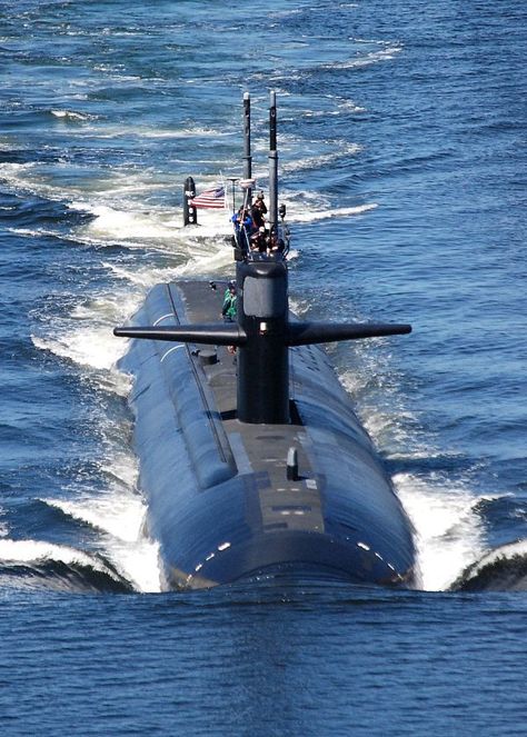 he Los Angeles-class attack submarine USS Dallas (SSN 700) British Aircraft Carrier, Navy Submarine, Us Navy Submarines, Red October, Go Navy, Nuclear Submarine, Us Navy Ships, Marketing Products, British Aircraft