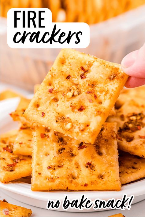 Fire Crackers are seasoned saltine crackers that are an easy no bake snack to make for the kids after school! Also great for a party!! #seasonedsaltines #seasonedcrackers #firecrackers Spicy Saltine Crackers, Spicy Ranch Crackers Recipe, Ranch Crackers Recipe, Crackers Seasoned, Fire Crackers Recipe, Spicy Crackers Recipe, Seasoned Saltine Crackers, Firecracker Crackers, Drake Christmas