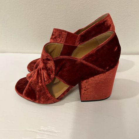 Dries Red/Burgundy Velvet Heels. New Without Box. Eu 39.5 Smoke Free Environment: Velvet Dress Shoes, Dress Up Wardrobe, Dries Van Noten Shoes, Long Velvet Dress, Retro Heels, Comfortable High Heels, Velvet Shoes, Favorite Shoes, Accessories Bags Shoes