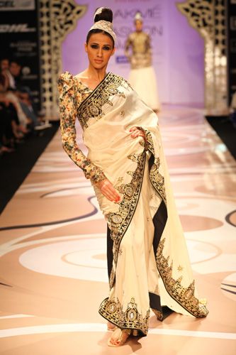 VPhadnis-ivory collection 2012 Indian Fashion Show, Pakistani Clothes, Saree Fashion, India Fashion Week, Pakistan Fashion, Sari Blouse, Indian Couture, Elegant Saree, Lakme Fashion Week