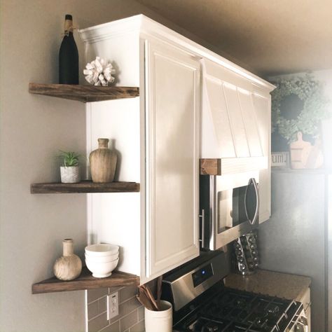 Diy Open Shelving Kitchen, Diy Corner Shelves, Diy Corner Shelf, Picture Walls, Ikea Desk Hack, Corner Pantry, Pantry Shelving, Shelving Ideas, Diy Kitchen Decor