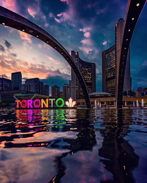 Toronto 3 Day Itinerary, Nathan Phillips Square Toronto, Canada Toronto City, Toronto Pictures, Toronto Canada Travel, Canada Pictures, Toronto Photography, Canada City, Canada Photography