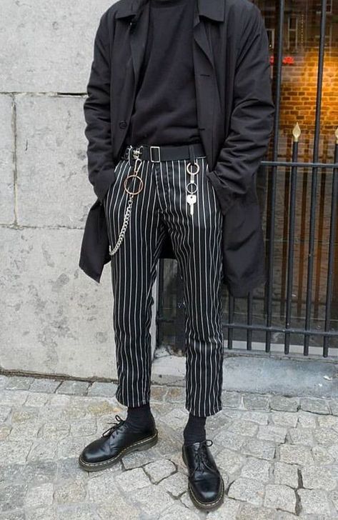 striped trousers / jacket combo Black And White Striped Pants, Black Tees, Black Suit Jacket, Black Dress Shoes, Streetwear Men, Vintage Grunge, Fashion Streetwear, Mens Fashion Summer, Black Suits