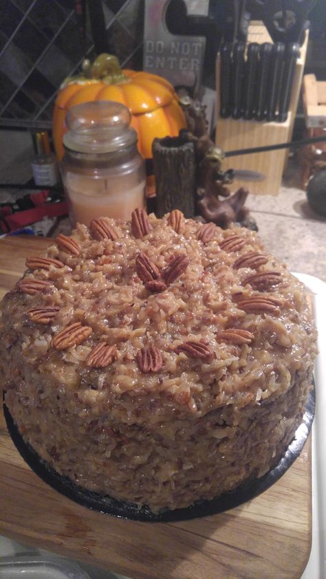 German Chocolate Cake Recipe, Chocolate Desserts Cake, German Chocolate Cake, German Chocolate, Pound Cake Recipes, Cake Frosting, Savoury Cake, Chocolate Cake Recipe, Food Cakes